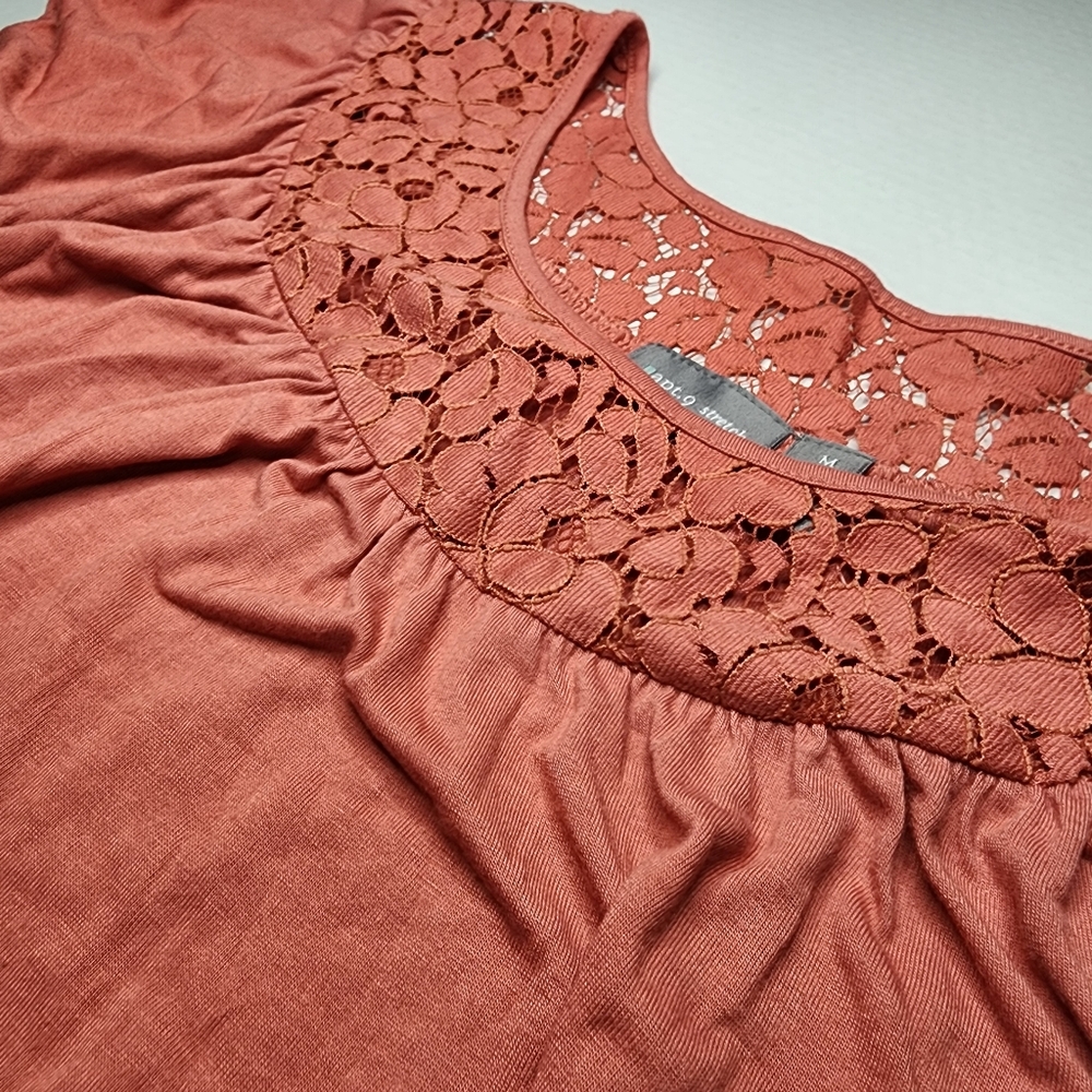 NWT Apt. 9 orange top size medium.